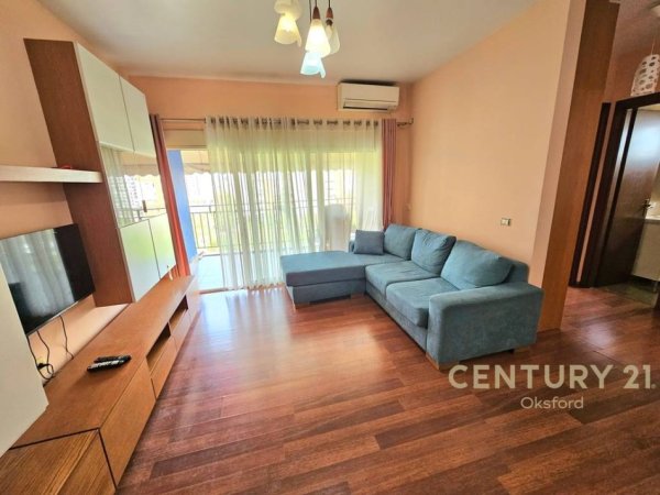 Tirane, jepet me qera apartament 2+1 Kati 5, 80 m² 600 € (FUSHA E AVIACIONIT)