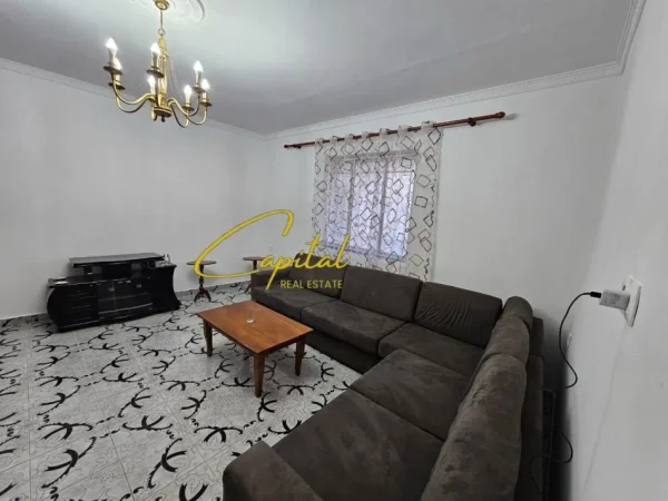 Tirane, jepet me qera apartament 2+1 Kati 1, 115 m² 480 € (ISH FUSHA AVIACIONIT)