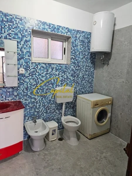 Tirane, jepet me qera apartament 2+1 Kati 1, 115 m² 480 € (ISH FUSHA AVIACIONIT)