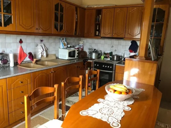 Sarande, shitet apartament 2+1+Ballkon Kati 1, 272 m² 250.000 € (SARANDE)