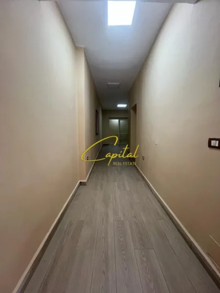 Tirane, jepet me qera ambjent biznesi Kati 0, 60 m² 550 € (VASIL SHANTO)