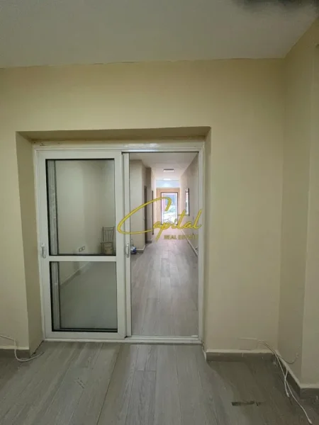 Tirane, jepet me qera ambjent biznesi Kati 0, 60 m² 550 € (VASIL SHANTO)