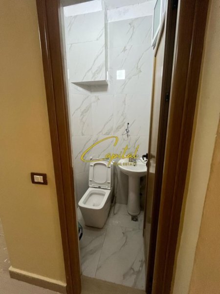 Tirane, jepet me qera ambjent biznesi Kati 0, 60 m² 550 € (VASIL SHANTO)