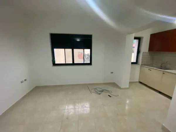 Tirane, shes apartament 1+1+Ballkon Kati 4, 57 m² 110.000 € (Brryli,te bar Votra)