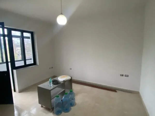 Tirane, shes apartament 1+1+Ballkon Kati 4, 57 m² 110.000 € (Brryli,te bar Votra)