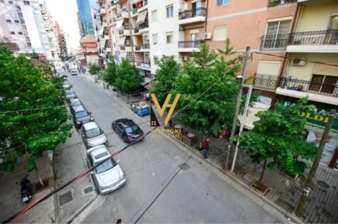 Tirane, jepet me qera dyqan Kati 0, 28 m² 500 € (SIRI KODRA)