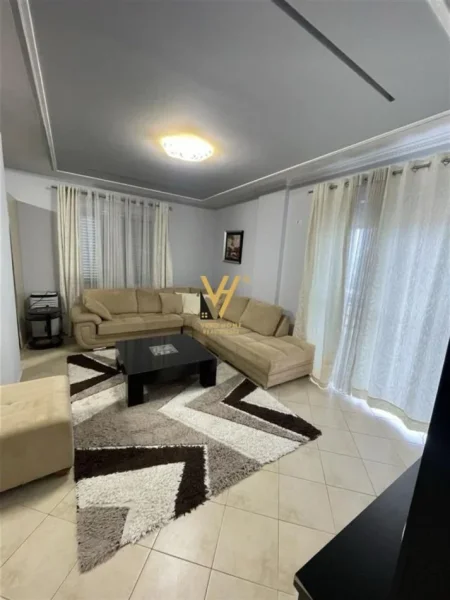 Tirane, jepet me qera apartament 2+1+Ballkon Kati 3, 110 m² 700 € (KODRA E DIELLIT 1)