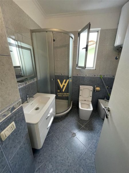 Tirane, jepet me qera apartament 2+1+Ballkon Kati 3, 110 m² 700 € (KODRA E DIELLIT 1)
