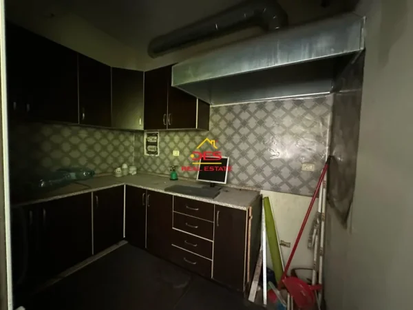 Vlore, shitet ambjent biznesi Kati 1, 70 m² (Rruga Mis Durhan)