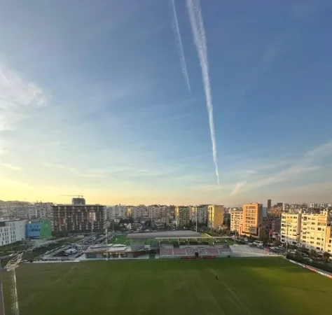 Tirane, jepet me qera dyqan Kati 0, 100 m² 4.000 € (Komuna e Parisit)