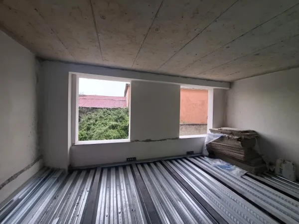 Shitet: Duplex 3+1+2wc & Verande Gjigande ||📍Selit - Fiks te Xhamia || 200.000€ - Lidhet Shpejt me Autostraden || Sp.140m²