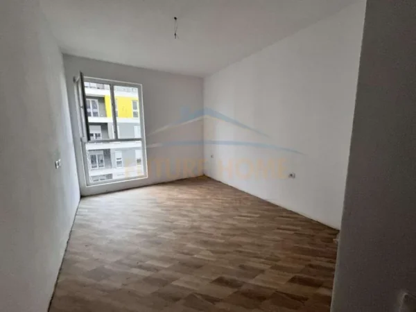 Tirane, shitet apartament 2+1+Ballkon Kati 5, 87 m² 93.000 € (QTU, Univers City)