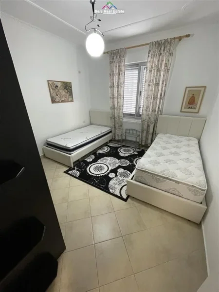 Tirane, jepet me qera apartament 2+1 Kati 3, 100 m² 700 € (kodra e diellit 1)
