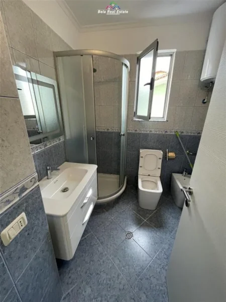 Tirane, jepet me qera apartament 2+1 Kati 3, 100 m² 700 € (kodra e diellit 1)