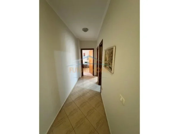 Tirane, shitet apartament 2+1+Ballkon Kati 3, 103 m² 165.000 € (Kodra e Diellit, Prane Eleonor)