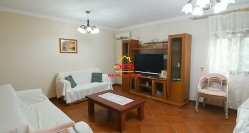 Vlore, shitet shtepi Kati 1, 134 m² 250.000 € (Rruga Dhimitër Konomi)
