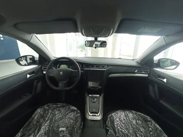 Tirane, shitet makine elektrike Dogfeng Peugeot e 408 Elektrike, 20.000 € nga konçensionar, me Garanci