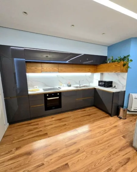 Tirane, jepet me qera apartament 2+1 Kati 4, 85 m² 650 € (Rr. Hamdi Sina te Liqeni i Thate)