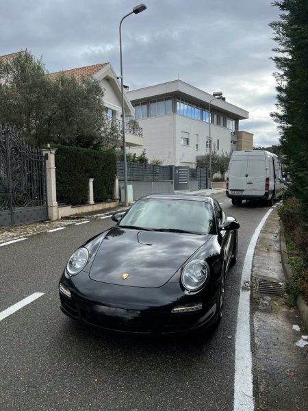 Tirane, shes makine Porsche 911 Carrera S Benzin, e zeze automatik Kondicioner 102.000 km 65.000 €