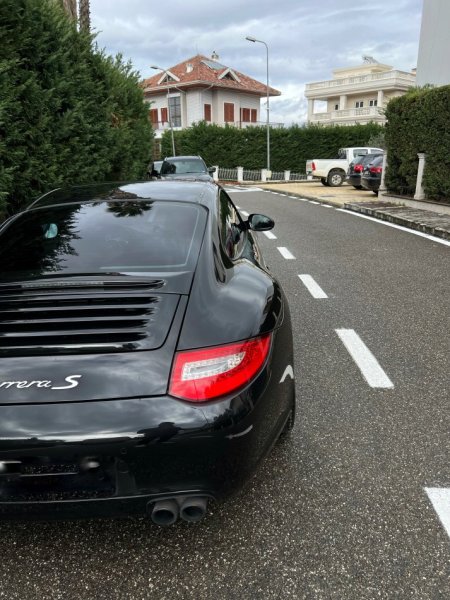 Tirane, shes makine Porsche 911 Carrera S Benzin, e zeze automatik Kondicioner 102.000 km 65.000 €