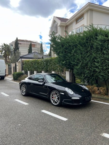Tirane, shes makine Porsche 911 Carrera S Benzin, e zeze automatik Kondicioner 102.000 km 65.000 €