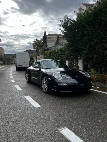 Tirane, shes makine Porsche 911 Carrera S Benzin, e zeze automatik Kondicioner 102.000 km 65.000 €
