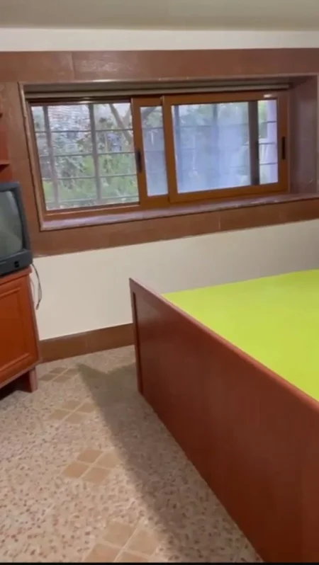 Tirane, jepet me qera apartament 1+1 Kati 1, 55 m² 250 € (Rr. Sali Nivica te ish tregu elektrik)