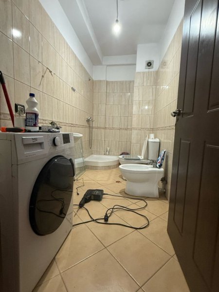 Shqiperi, jepet me qera apartament 1+1+Ballkon , 65 m² 350 € (Rruga Muhamed Deliu)