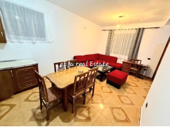 Tirane, jepet me qera apartament 2+1+Ballkon Kati 1, 100 m² 330 € (Selite)
