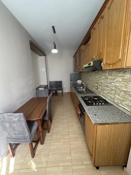 Tirane, jepet me qera shtepi 3+1+Aneks+Ballkon Kati 2, 145 m² 650 € (Ramazan bogdani)