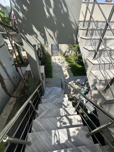 Tirane, jepet me qera shtepi 3+1+Aneks+Ballkon Kati 2, 145 m² 650 € (Ramazan bogdani)
