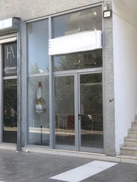 Tirane, jap me qera dyqan Kati 0, 15 m² 200 € (Gjergj Elez Alia)