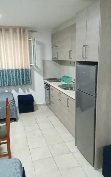 Tirane, jepet me qera Kati 0, (Bilal Golemi, Shkolla Fenix)