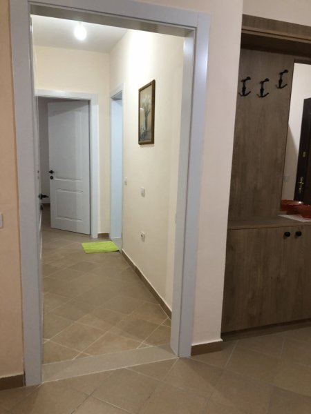 Tirane, jepet me qera apartament 2+1+Ballkon Kati 6, 96 m² 400 € (Rruga e Dajtit)