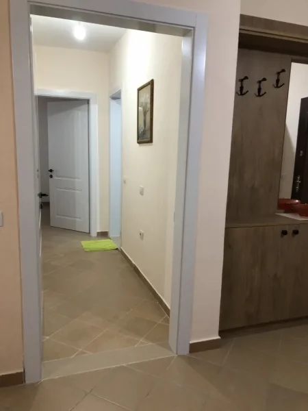 Tirane, jepet me qera apartament 2+1+Ballkon Kati 6, 96 m² 400 € (Rruga e Dajtit)