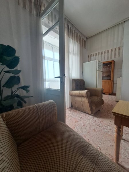 Korce, jap me qera apartament 1+1 Kati 4, 56 m² 160 € (Rruga 1 maj, Maliq)