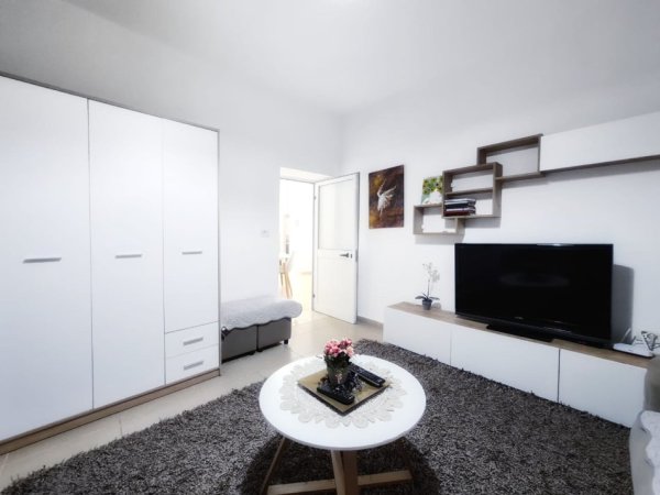 Tirane, jepet me qera shtepi 1+1 , 114 m² 750 € 