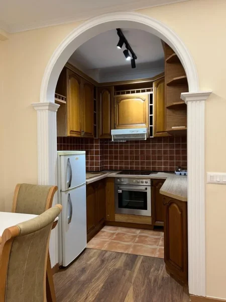 Tirane, jepet me qera apartament 1+1+Ballkon Kati 1, 68 m² 600 € 