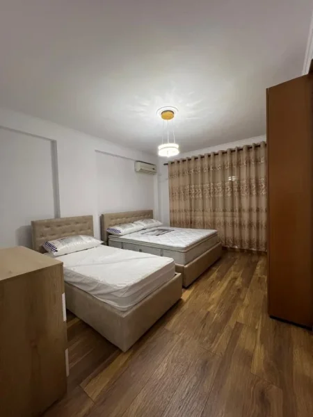 Tirane, jepet me qera apartament 1+1+Ballkon Kati 1, 68 m² 600 € 