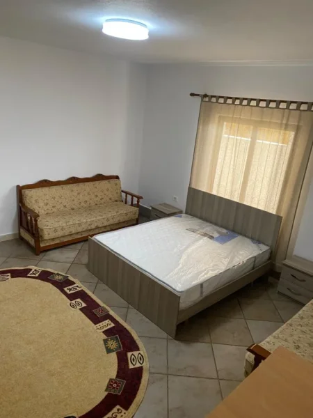 Tirane, jepet me qera Vile 1+1 Kati 0, 60 m² 300 € 