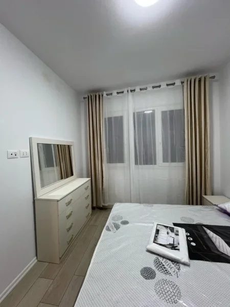 Tirane, jepet me qera apartament 2+1+Ballkon Kati 9, 100 m² 600 € 