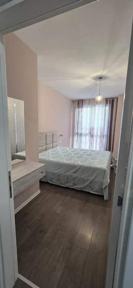 Tirane, jepet me qera apartament 1+1+Ballkon Kati 4, 75 m² 550 € 