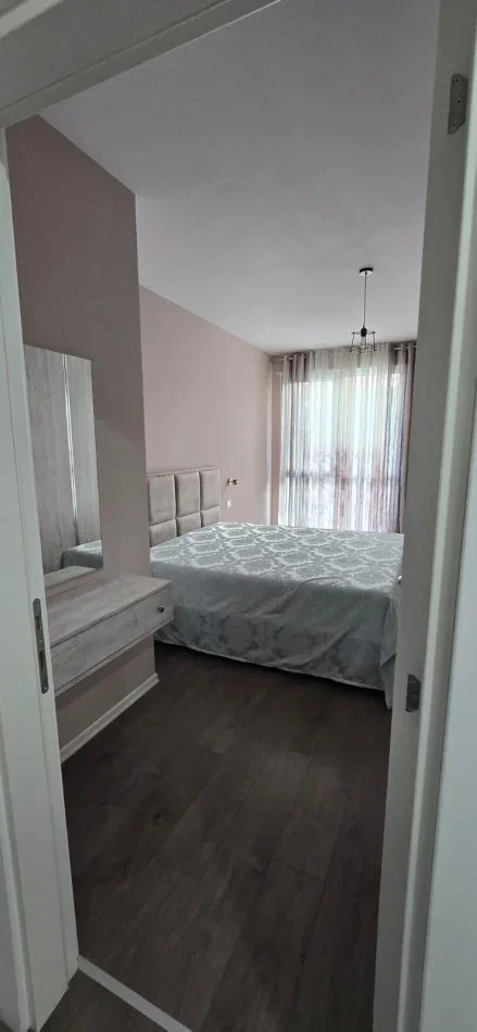 Tirane, jepet me qera apartament 1+1+Ballkon Kati 4, 75 m² 550 € 