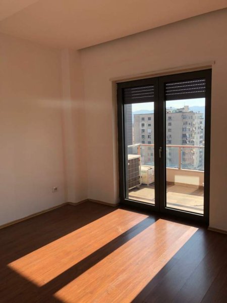 Tirane, jepet me qera apartament 2+1+BLK Kati 5, 132 m² 1.000 Euro (Muhamet Gjollesha)