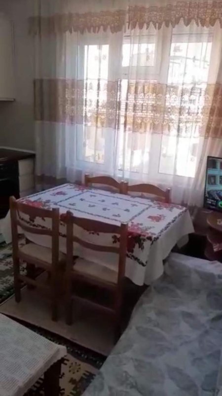 Tirane, jepet me qera apartament 2+1+BLK Kati 3, 62 m² 400 Euro (Shkolla Misto Mame)