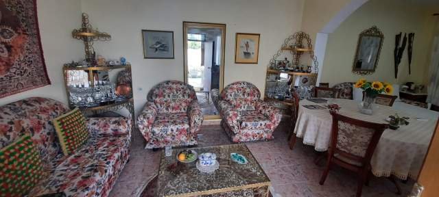 Vlore, shes truall 400 m²  dhe shtepi 2 kateshe, 150.000 Euro
