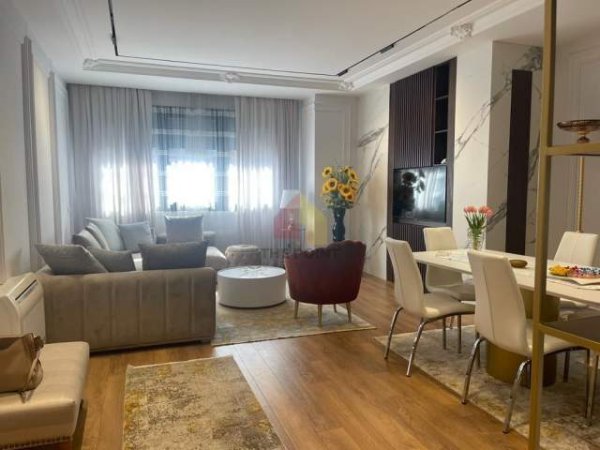 Tirane, jepet me qera apartament 2+1+BLK Kati 3, 123 m² 1.500 Euro (Rruga Barrikadave)