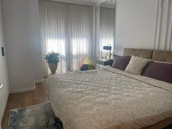 Tirane, jepet me qera apartament 2+1+BLK Kati 3, 123 m² 1.500 Euro (Rruga Barrikadave)