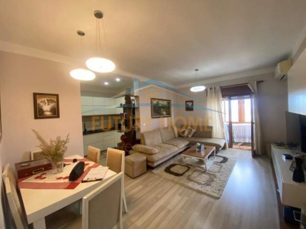 Tirane, shitet apartament 2+1+BLK Kati 16, 110 m² 220.000 Euro (Qender)