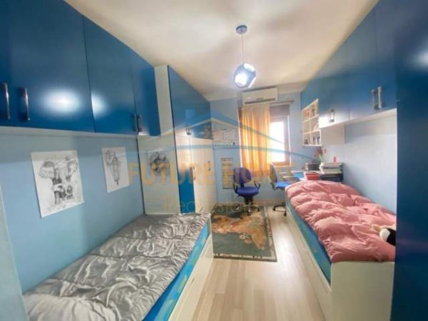 Tirane, shitet apartament 2+1+BLK Kati 16, 110 m² 220.000 Euro (Qender)